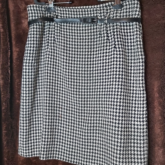 Focus 2000 Dresses & Skirts - Pencil skirt- belted waist - lined